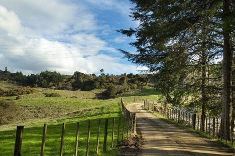 Photo of property in 24 Falls Road, Hunua, Papakura, 2583