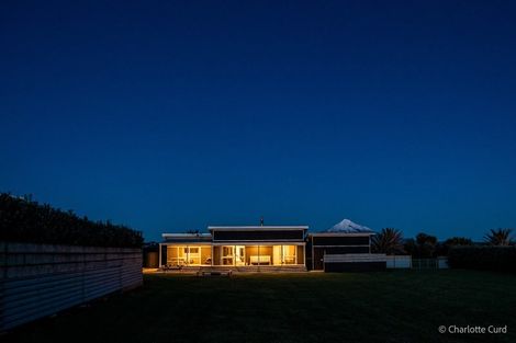 Photo of property in 77 Anglers Avenue, Warea, New Plymouth, 4381