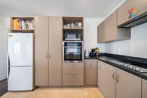 Photo of property in 32 Woodland Mews, Wainuiomata, Lower Hutt, 5014