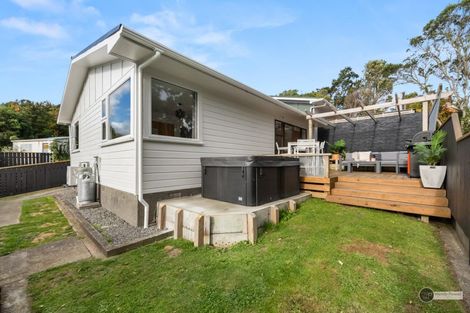 Photo of property in 5 Christchurch Crescent, Kelson, Lower Hutt, 5010