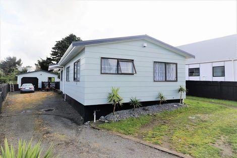 Photo of property in 21 Manuka Street, Castlecliff, Whanganui, 4501