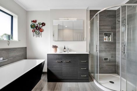 Photo of property in 19 Ashmore Drive, Frankleigh Park, New Plymouth, 4310