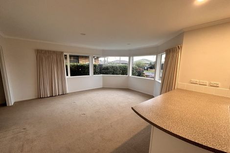 Photo of property in 18 Dan Tori Place, Orewa, 0931