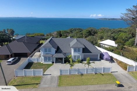 Photo of property in 110 Vipond Road, Stanmore Bay, Whangaparaoa, 0932