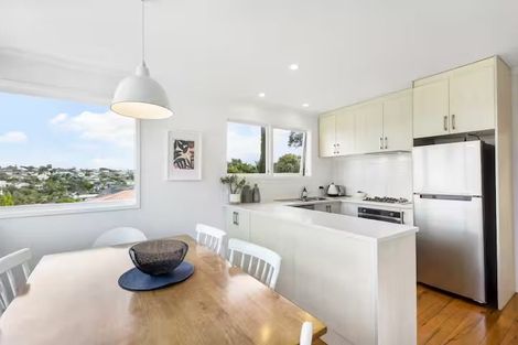 Photo of property in 3/4 Beach Road, Castor Bay, Auckland, 0620