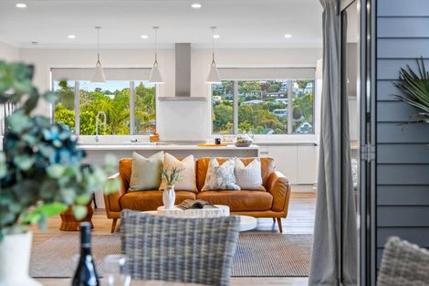 Photo of property in 6 Andre Rise, Stanmore Bay, Whangaparaoa, 0932