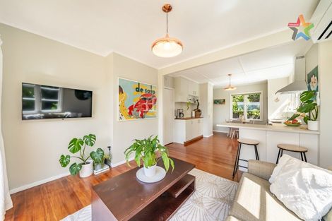 Photo of property in 157 Miromiro Road, Normandale, Lower Hutt, 5010