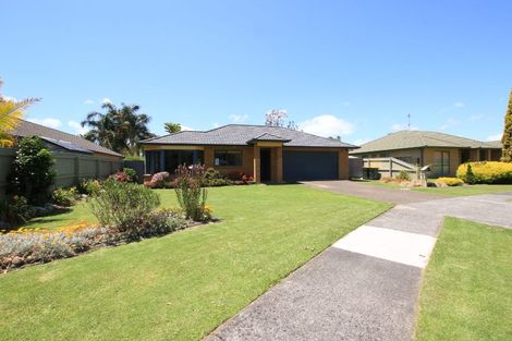 Photo of property in 24 Glencalder Place, Wattle Downs, Auckland, 2103