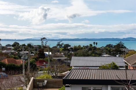 Photo of property in 1/47 Uxbridge Road, Mellons Bay, Auckland, 2014