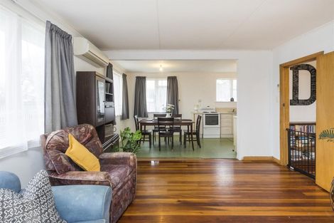 Photo of property in 9 Holland Crescent, Bulls, 4818