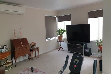 Photo of property in 1/23 Bond Crescent, Forrest Hill, Auckland, 0620