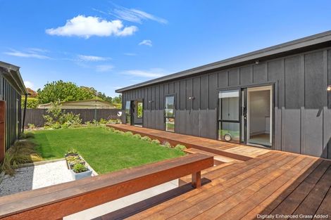 Photo of property in 30 Park Terrace, Waikuku Beach, 7473