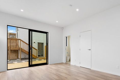 Photo of property in 26 Whare Kauri Road, Papakura, 2110