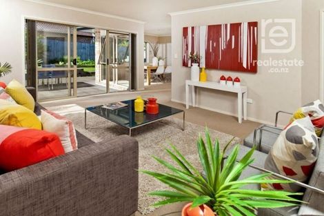 Photo of property in 112a Matipo Road, Te Atatu Peninsula, Auckland, 0610