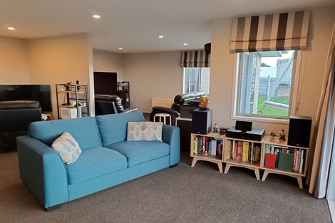 Photo of property in 3a Pipitea Place, Whalers Gate, New Plymouth, 4310