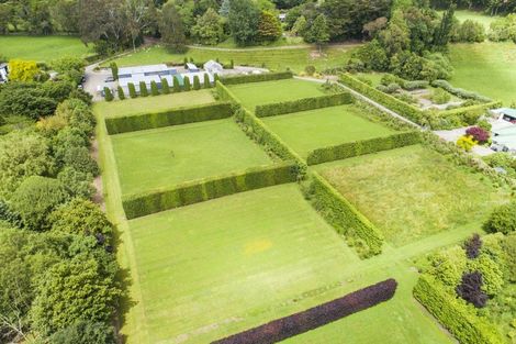 Photo of property in 126 Turitea Road, Fitzherbert, Palmerston North, 4472