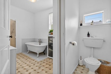 Photo of property in 32 Franklin Road, Paparoa, 0571