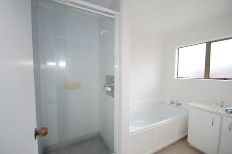 Photo of property in 2/35 Fairlands Avenue, Waterview, Auckland, 1026