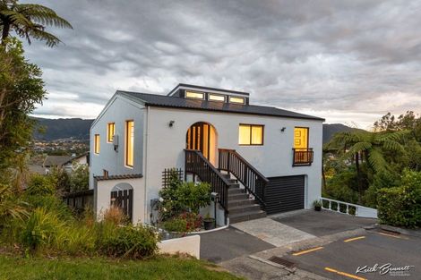 Photo of property in 6 Corrondella Grove, Belmont, Lower Hutt, 5010