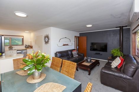 Photo of property in 30a Kakariki Grove, Waikanae, 5036