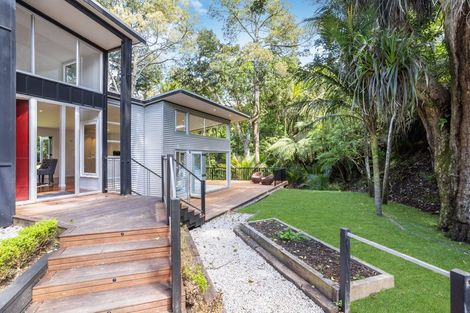 Photo of property in 18 Kereru Grove, Greenhithe, Auckland, 0632