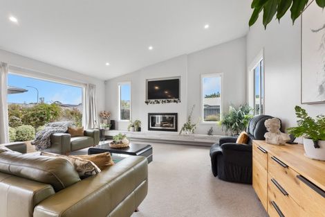 Photo of property in 22 Serenity Crescent, Kelvin Grove, Palmerston North, 4414