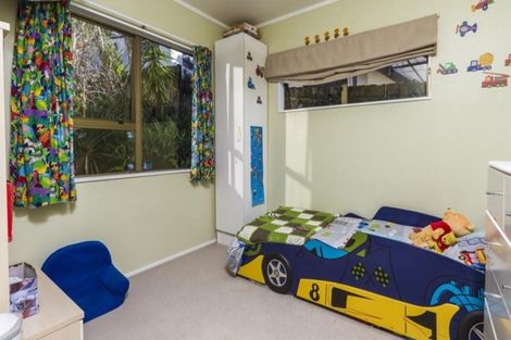 Photo of property in 27a Topliss Drive, Northcross, Auckland, 0632