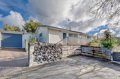 Photo of property in 1/19 Lowtherhurst Road, Massey, Auckland, 0614