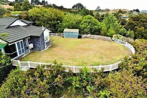 Photo of property in 327 Kaipara Road, Papakura, 2582