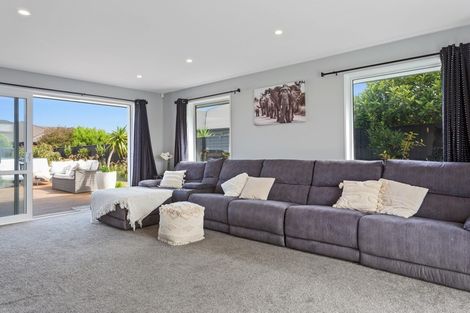 Photo of property in 31 Tahuna Street, Pegasus, 7612