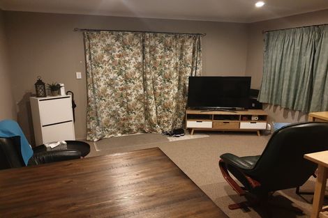 Photo of property in 20a Malmo Place, Massey, Auckland, 0614