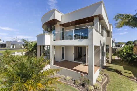 Photo of property in 301 Beach Road, Whangamata, 3620