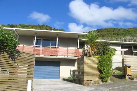 Photo of property in 5 Swadel Way, Karori, Wellington, 6012