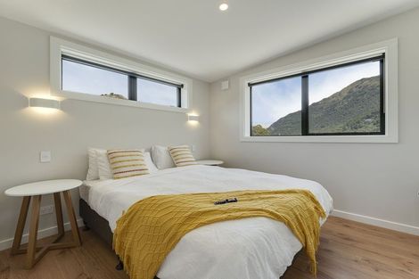 Photo of property in 43 Peregrine Falcon Road, Mount Creighton, Queenstown, 9371