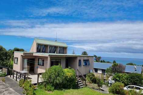 Photo of property in 11 Ripiro Drive, Baylys Beach, Dargaville, 0377