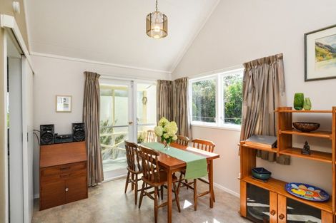Photo of property in 2 Escort Grove, Awapuni, Palmerston North, 4412