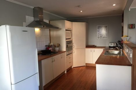Photo of property in 5 Taratoa Street, Point England, Auckland, 1072