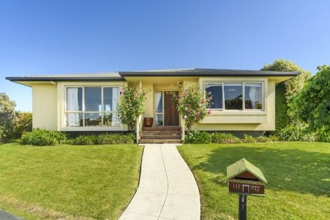 Photo of property in 7 Logan Way, Kelvin Grove, Palmerston North, 4414