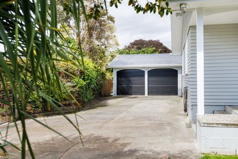 Photo of property in 4 Chilton Grove, Hokowhitu, Palmerston North, 4410