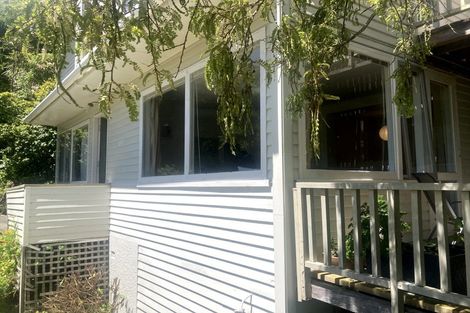 Photo of property in 42 Moana Road, Kelburn, Wellington, 6012