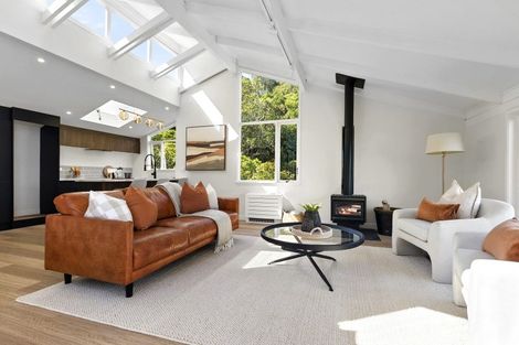 Photo of property in 7 Westhill Road, Point Howard, Lower Hutt, 5013