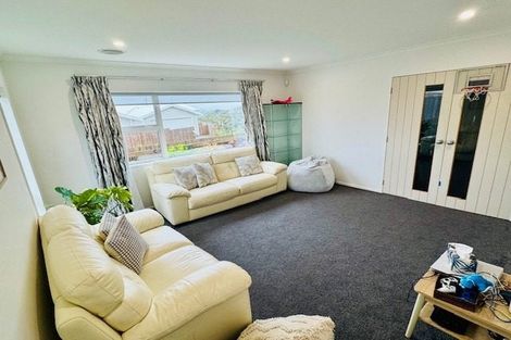 Photo of property in 8 Antigua Way, Grenada Village, Wellington, 6037