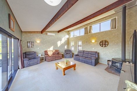 Photo of property in 70 Abbotsford Road, Waipawa, 4210