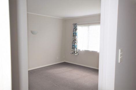 Photo of property in 106a Royal Road, Massey, Auckland, 0614