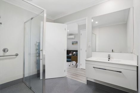 Photo of property in 16b Komata Crescent, Papamoa Beach, Papamoa, 3118