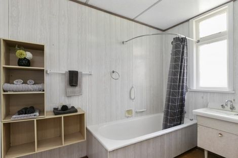 Photo of property in 43a Cambridge Terrace, Waiwhetu, Lower Hutt, 5010