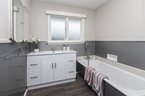 Photo of property in 21 Deloraine Street, Somerfield, Christchurch, 8024