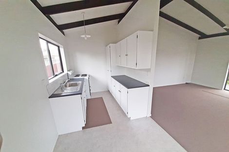 Photo of property in 2/215a Swanson Road, Henderson, Auckland, 0610