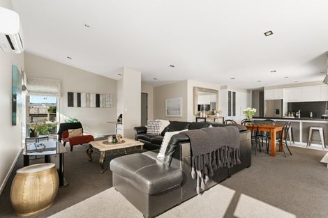 Photo of property in 1 Butterworth Crescent, Papamoa Beach, Papamoa, 3118