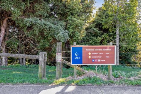 Photo of property in 211 Frankley Road, Frankleigh Park, New Plymouth, 4310